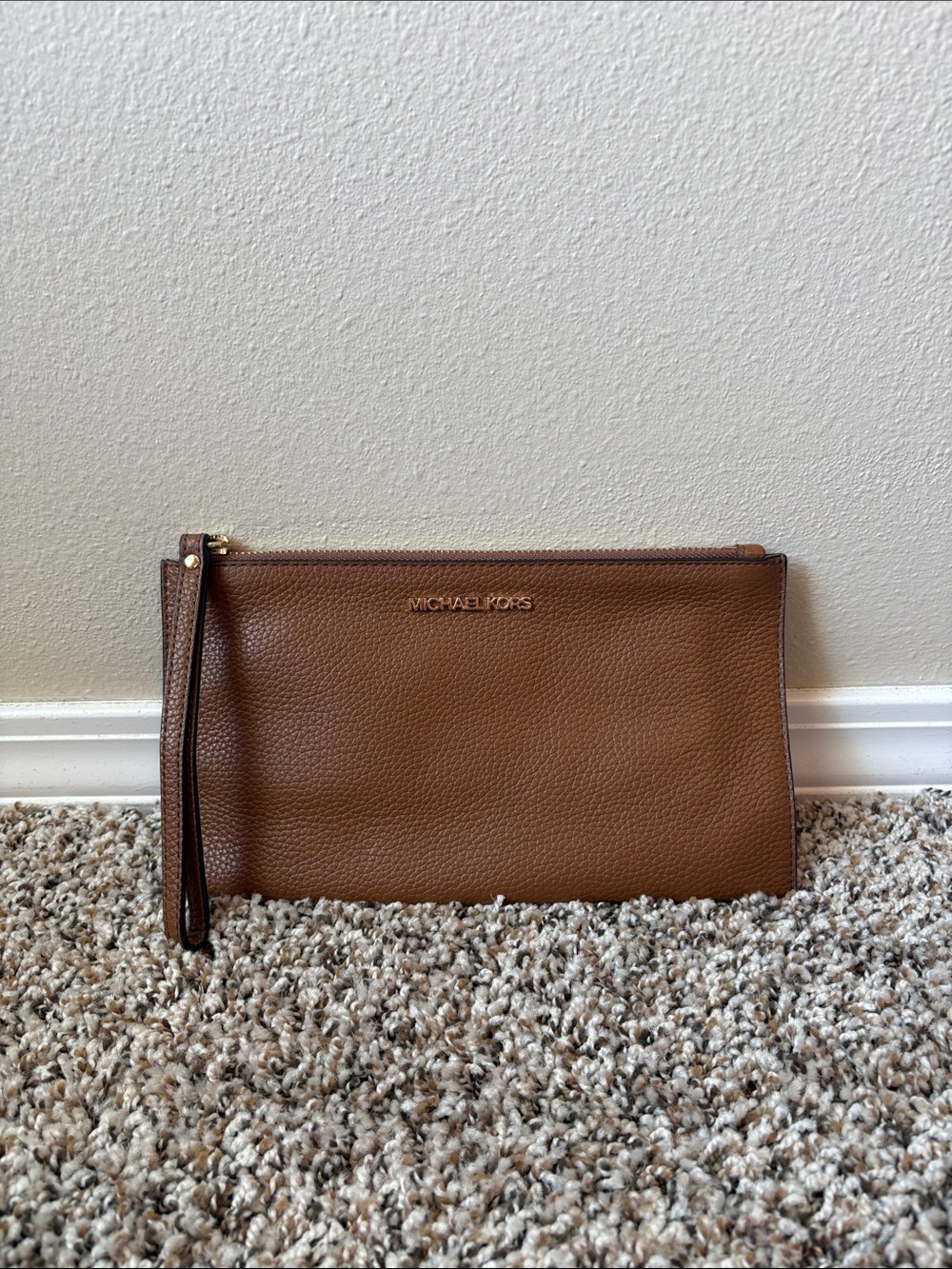 ✨Michael Kors Wristlet✨
